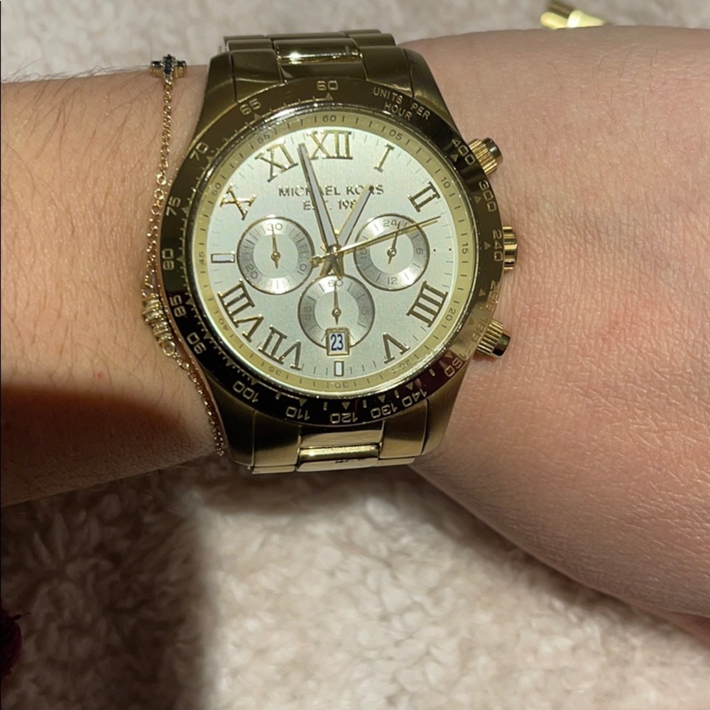 AUTHENTIC Michael Kors Gold Watch - Picture 5 of 6